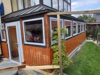 Kunststoff-Fenster für Gartenlaube